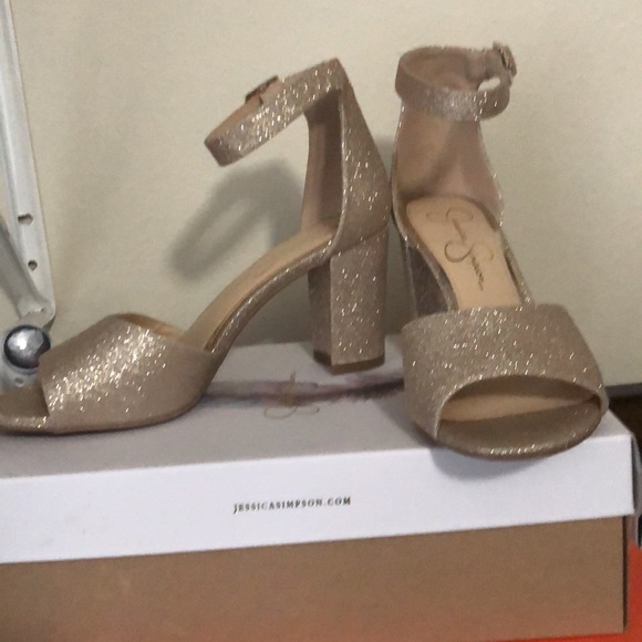 Jessica Simpson Ankle strap gold shoes. Size 7.5M - Picture 2 of 5
